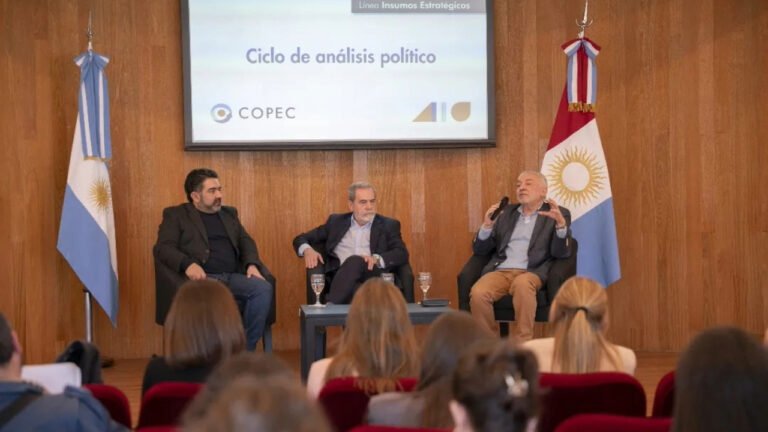 Se llevó adelante el conversatorio “Córdoba en el Concierto Nacional”